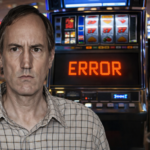 Jhon Kane descubrió un fallo en una máquina Game King y ganó casi un millón sin hacer trampa, desatando una batalla.