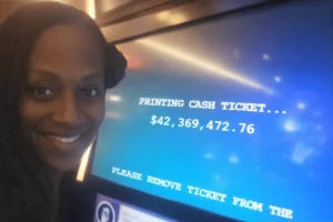 Katrina-Bookman-tras-ganar-el-premio-en-la-tragaoneda_11zon