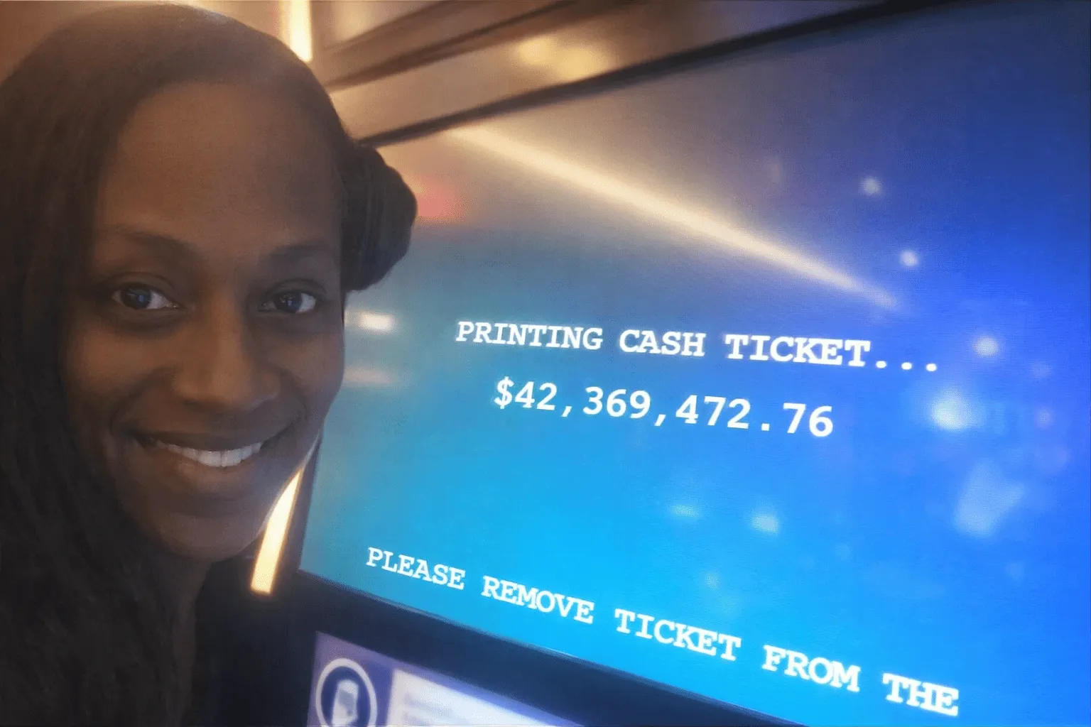 Katrina-Bookman-tras-ganar-el-premio-en-la-tragaoneda_11zon